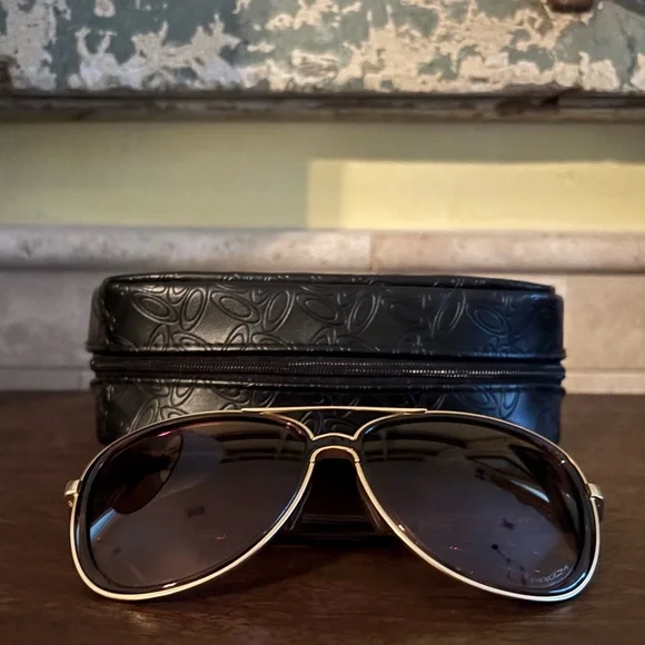 Women’s Oakley
004129 Split Time Stylish Brown and Gold Sunglasses - Picture 6 of 6